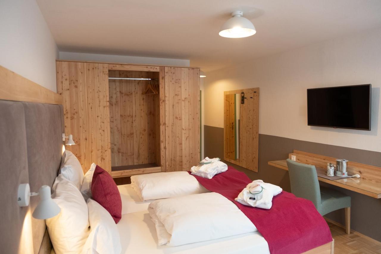 Santner, Hotel Eugendorf Eksteriør billede