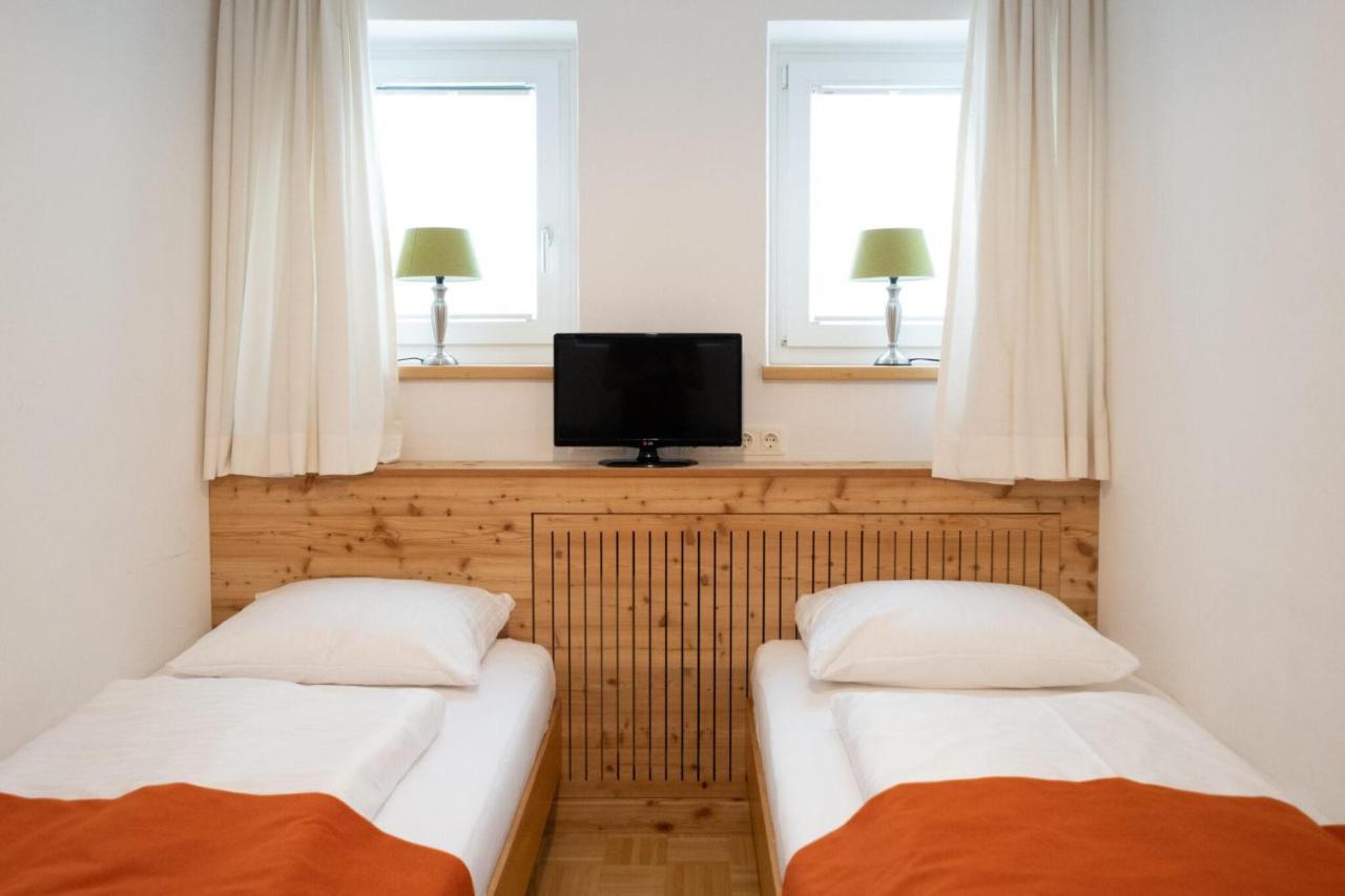 Santner, Hotel Eugendorf Eksteriør billede