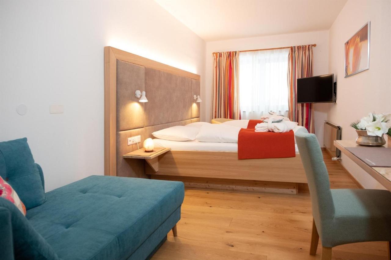 Santner, Hotel Eugendorf Eksteriør billede