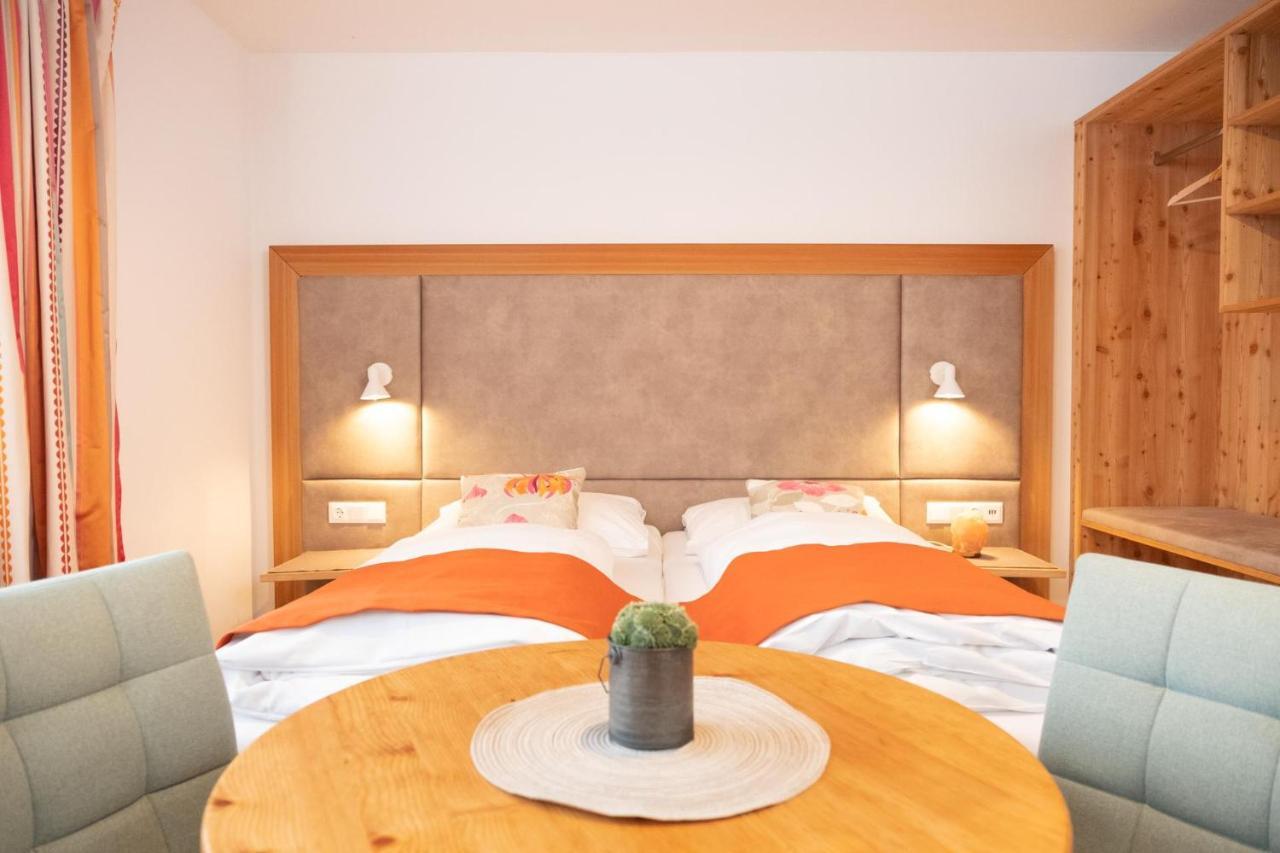 Santner, Hotel Eugendorf Eksteriør billede