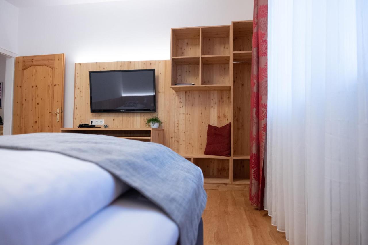 Santner, Hotel Eugendorf Eksteriør billede
