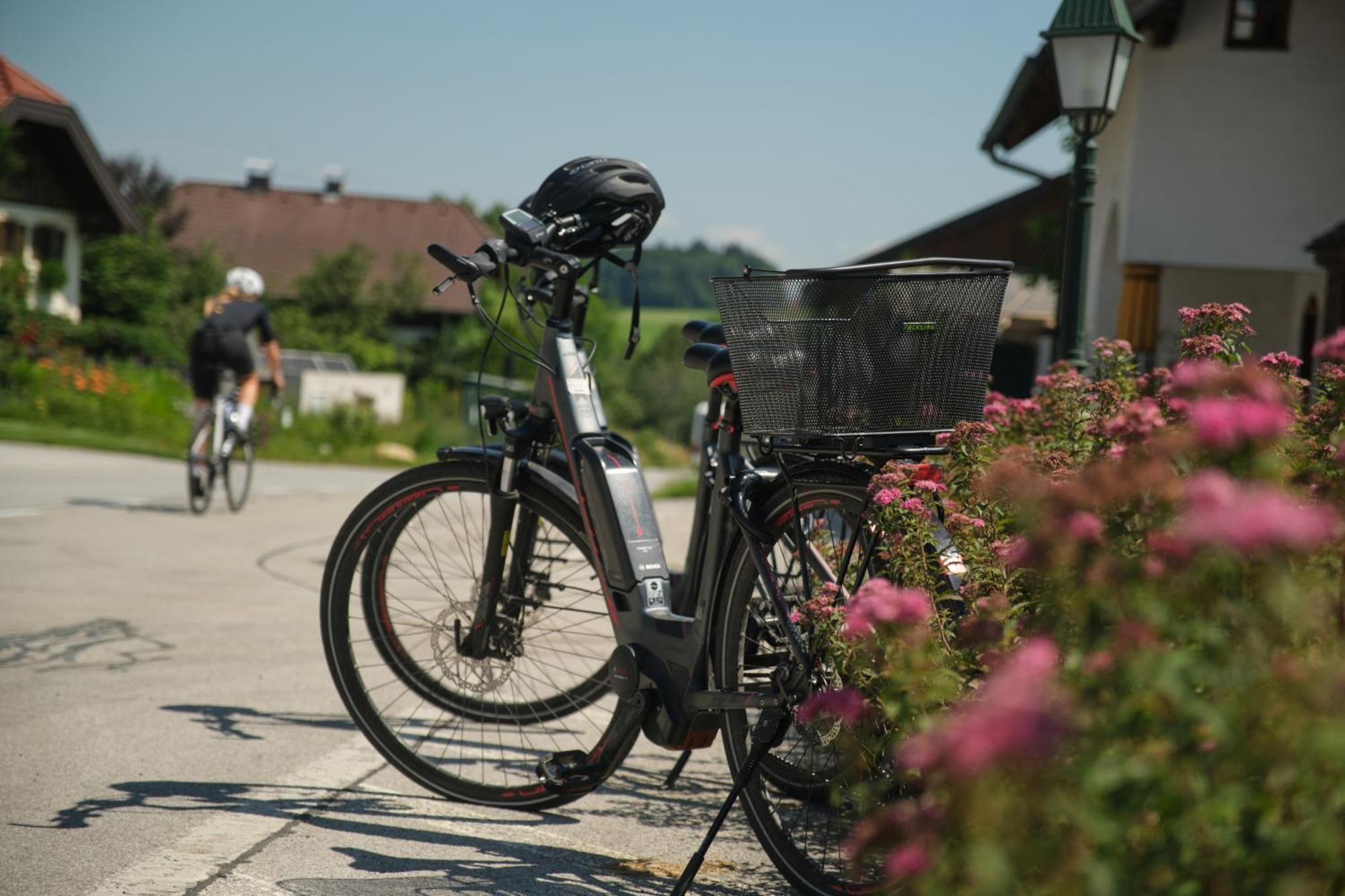 Santner, Hotel Eugendorf Eksteriør billede