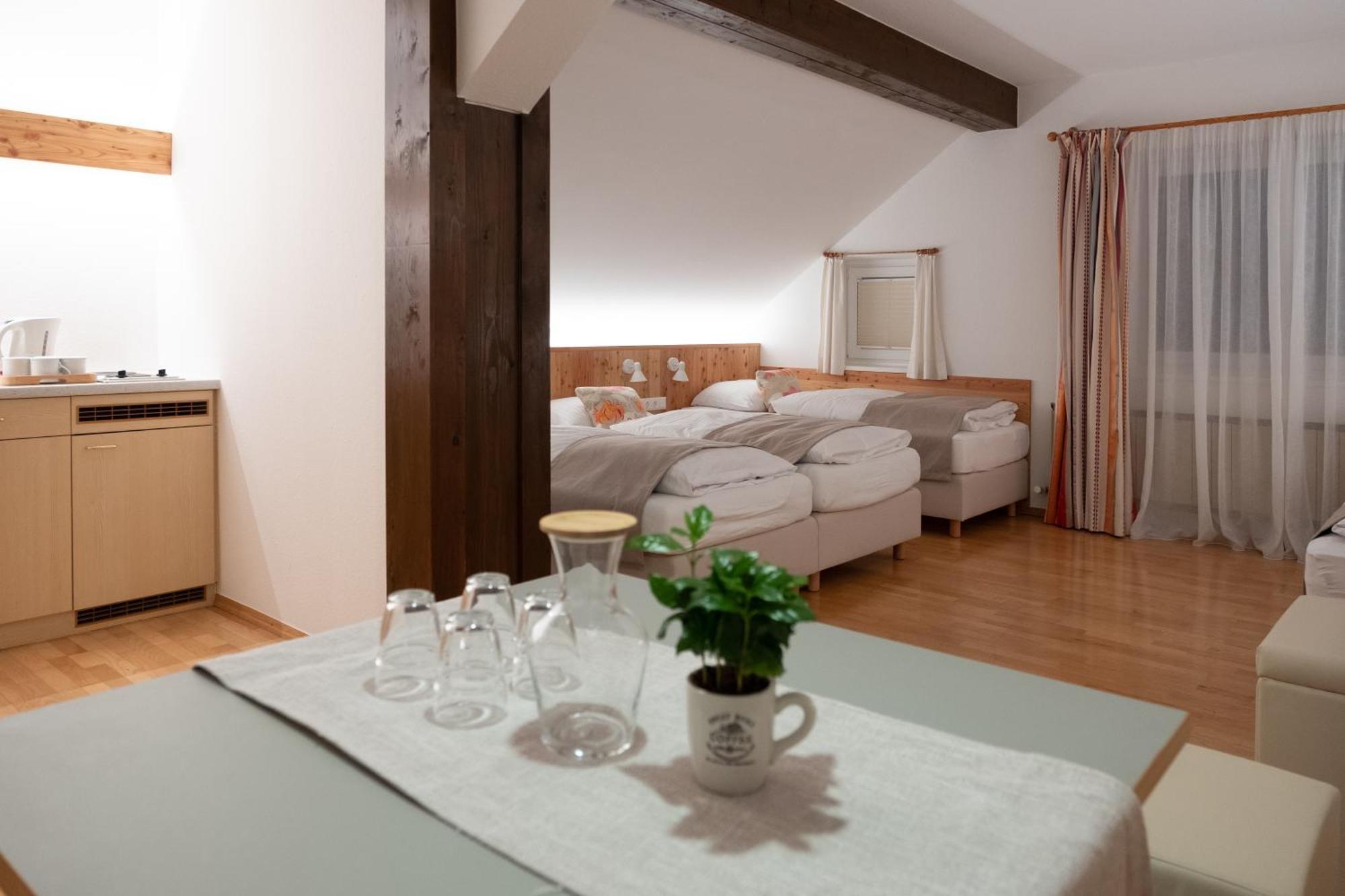 Santner, Hotel Eugendorf Eksteriør billede